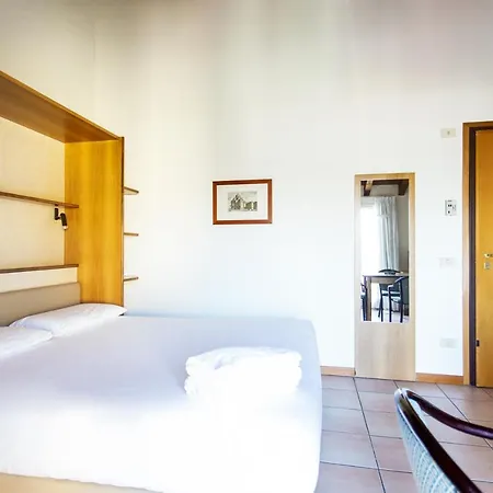 Aparthotel Residenza Le Cupole 3*